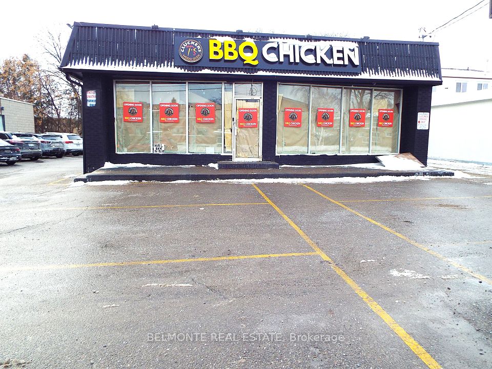 944 Simcoe Street N, Oshawa, ON L1G 4W2