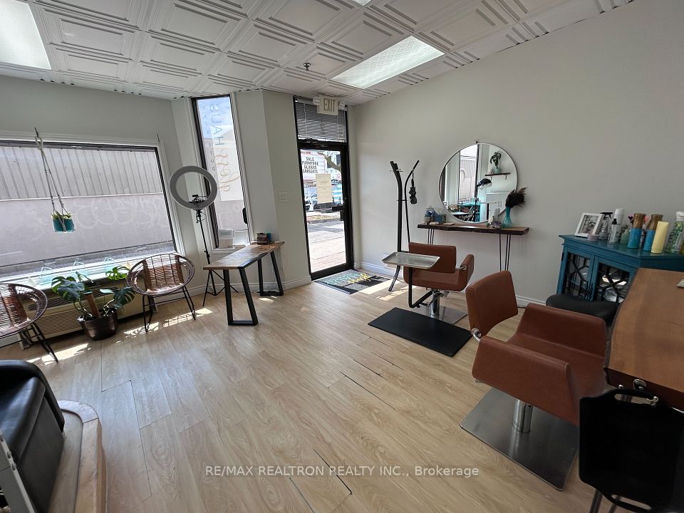 153 Brock Street N 2, Whitby, ON L1N 4H3