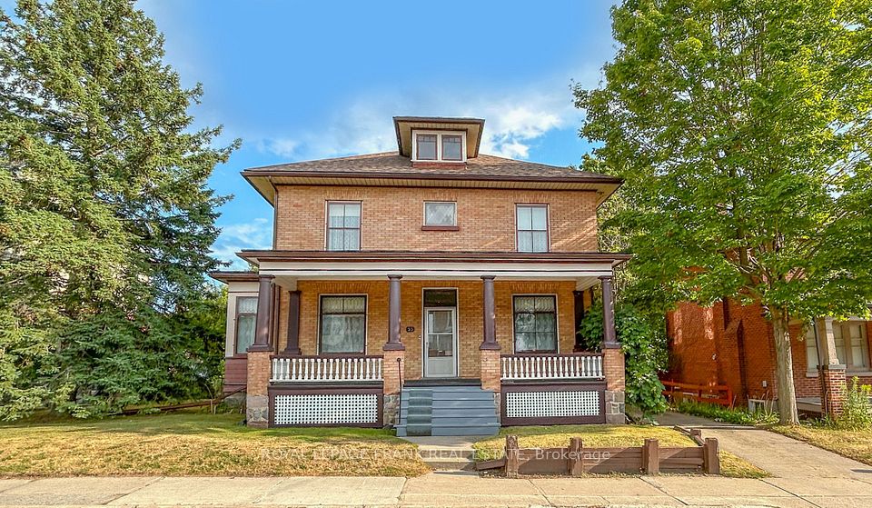 33 Fairbanks Street, Oshawa, ON L1H 2L7