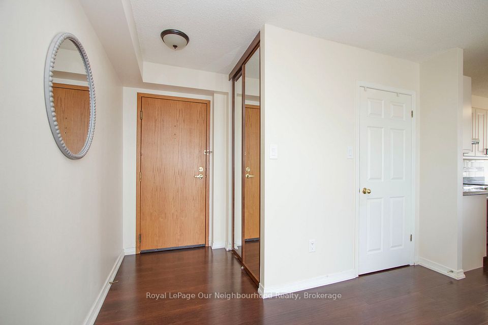 Condo Apartment at 80 Athol Street E 702, Oshawa, ON L1H 8B7, Oshawa