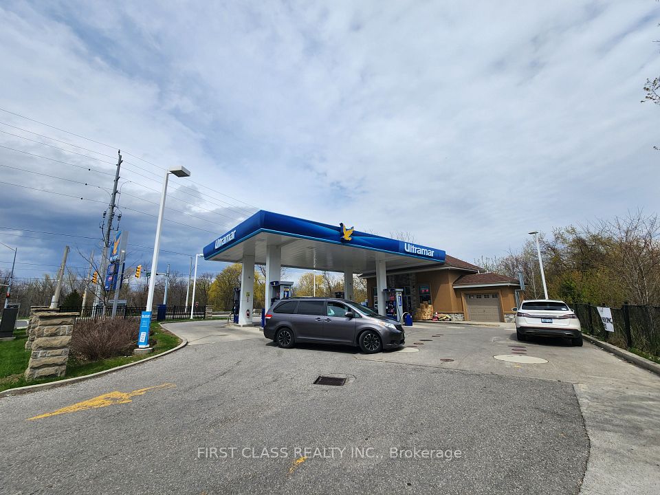 951 Dundas Street W, Whitby, ON L1N 2N8