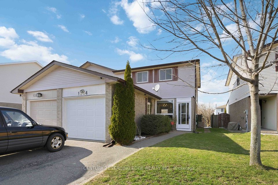 Semi-Detached at 1334 Pinehurst Avenue, Oshawa, ON L1H 8G5, Oshawa