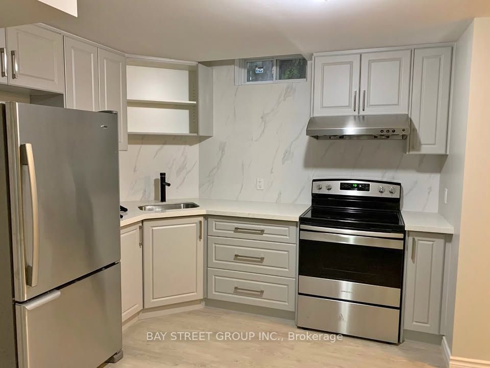 Detached at 42 Winterberry Drive BASEMENT, Whitby, ON L1R 1Y9, Whitby