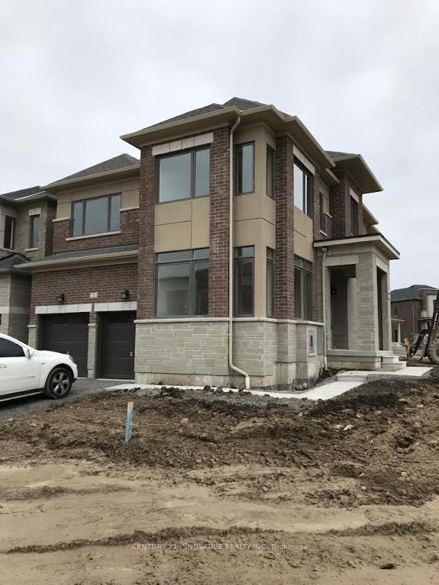 Detached at 1 Hahn Street, Whitby, ON L1P 0G9, Whitby