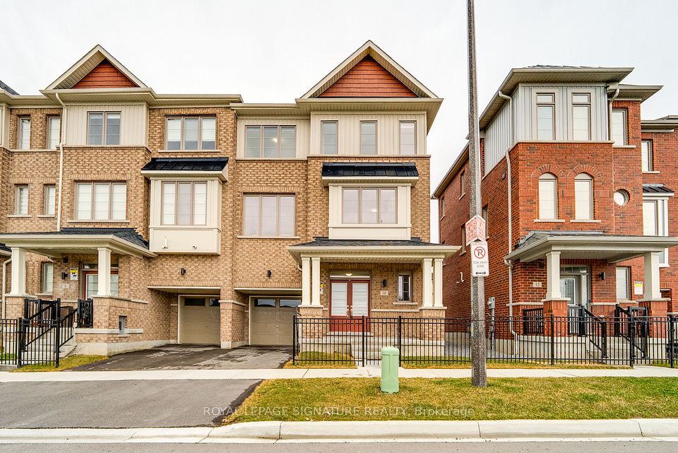 Att/Row/Townhouse at 10 Sobczak Drive, Whitby, ON L1N 1B3, Whitby