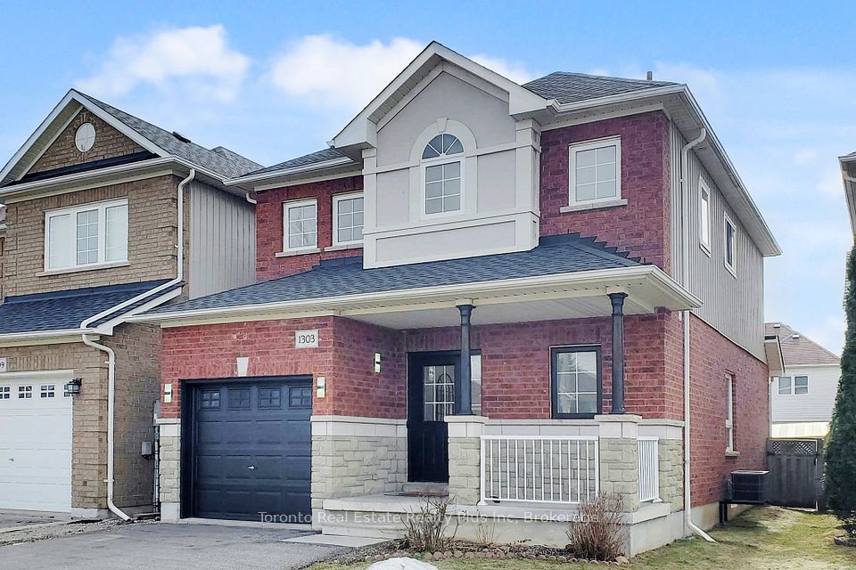 Detached at 1303 Macinally Court, Oshawa, ON L1K 0B6, Oshawa