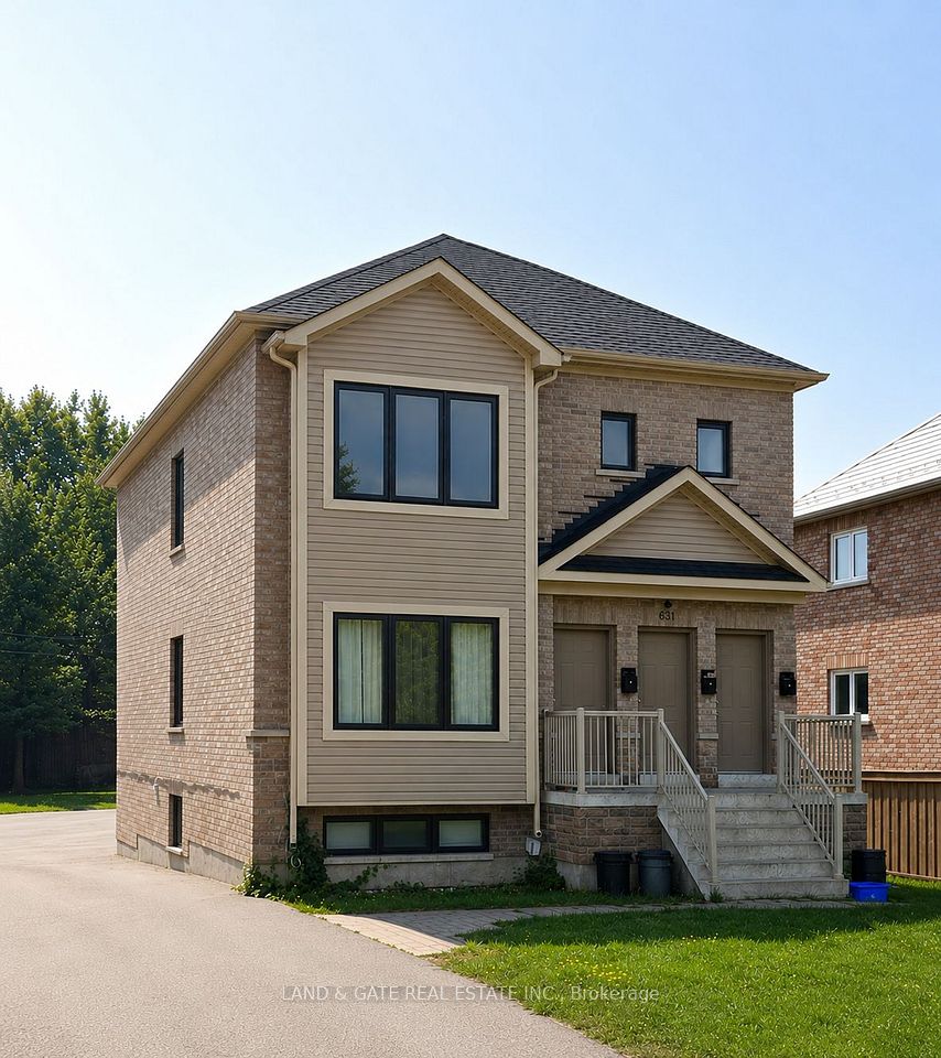 Triplex at 631 Bloor Street 2, Oshawa, ON L1H 3N4, Oshawa