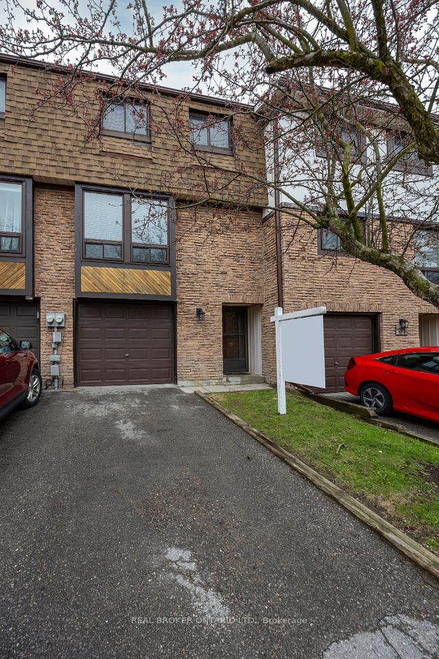 Condo Townhouse at 220 Ormond Drive 30, Oshawa, ON L1G 6T5, Oshawa