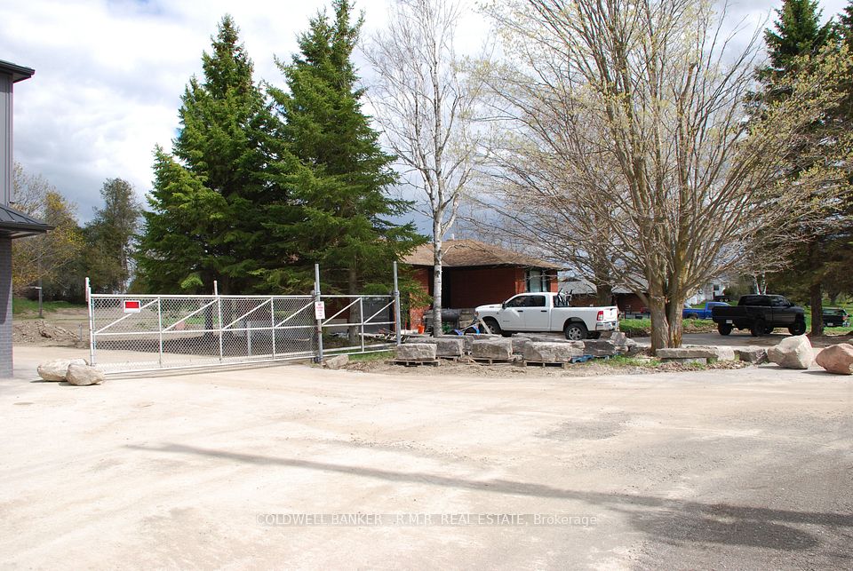 11151 Simcoe Street N, Scugog, ON L9L 1B3