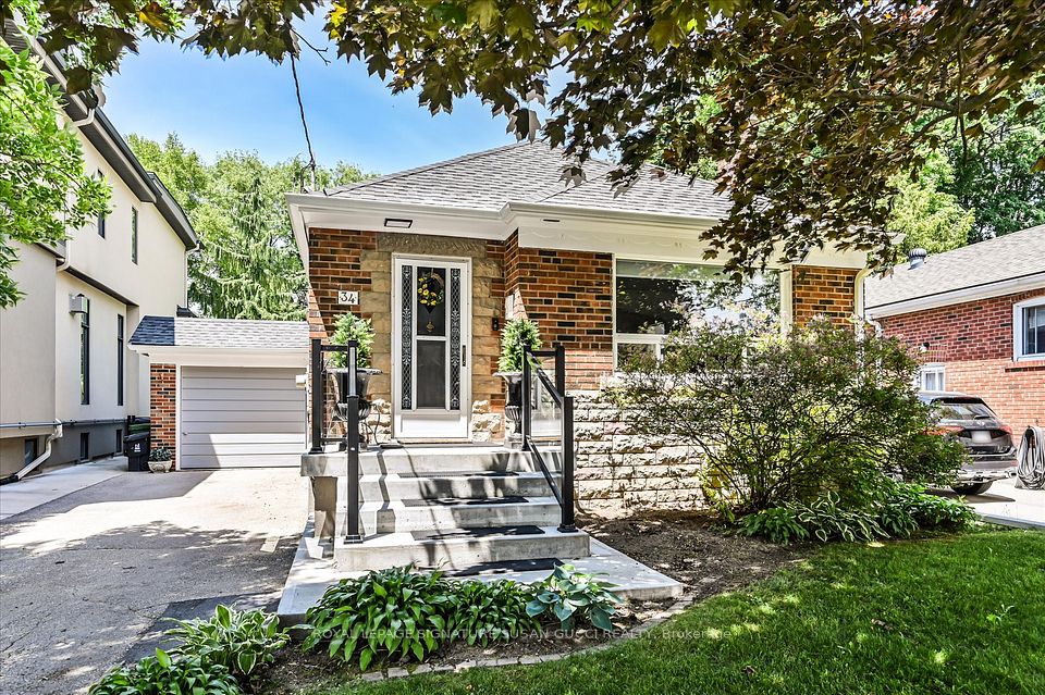 Detached at 34 Ferris Road, Toronto E03, ON M4B 1G3, Toronto E03