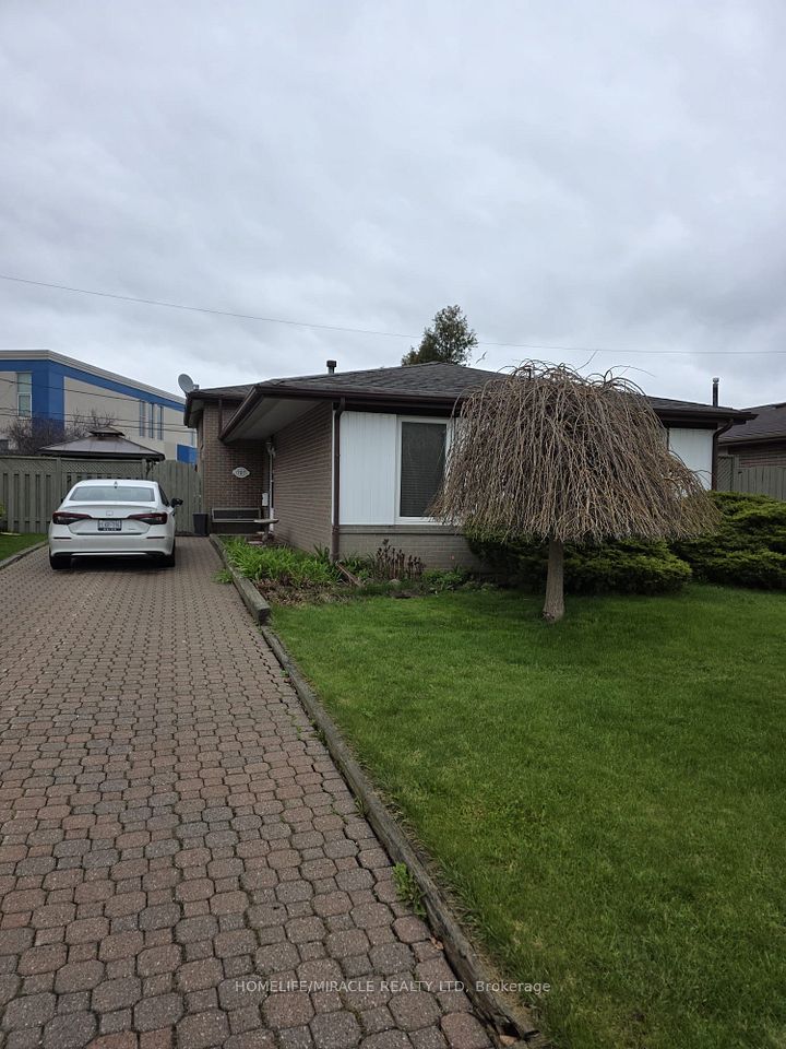 Detached at 727 Kingfisher Drive, Pickering, ON L1W 1X4, Pickering