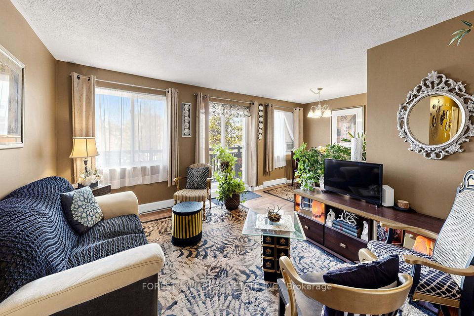 Condo Apartment at 131 Taunton Road E 304, Oshawa, ON L1G 3T8, Oshawa