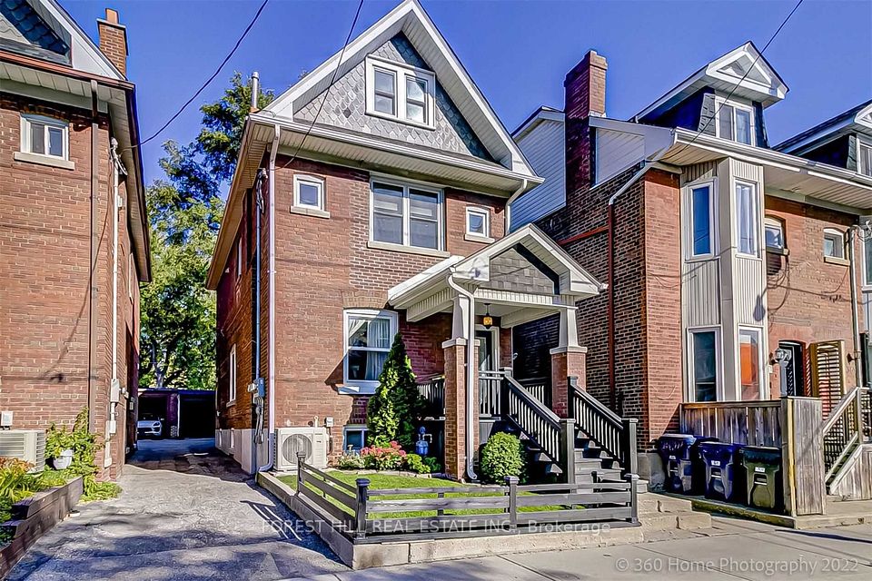 373 Woodbine Avenue, Toronto E02, ON M4L 3P7