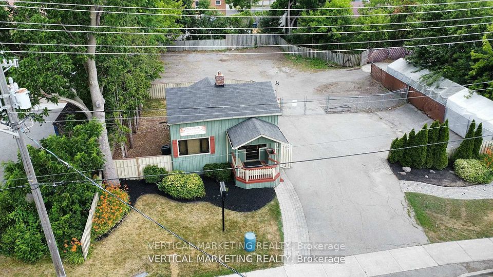 105 & 119 Ash Street, Whitby, ON L1N 4B1