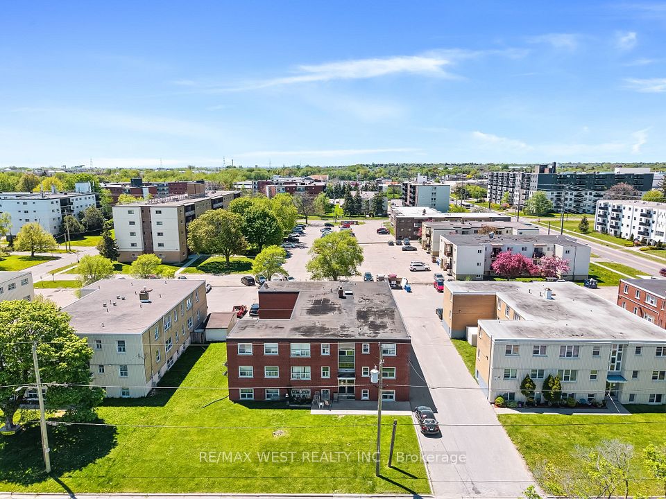300 Montrave Avenue, Oshawa, ON L1J 4S2