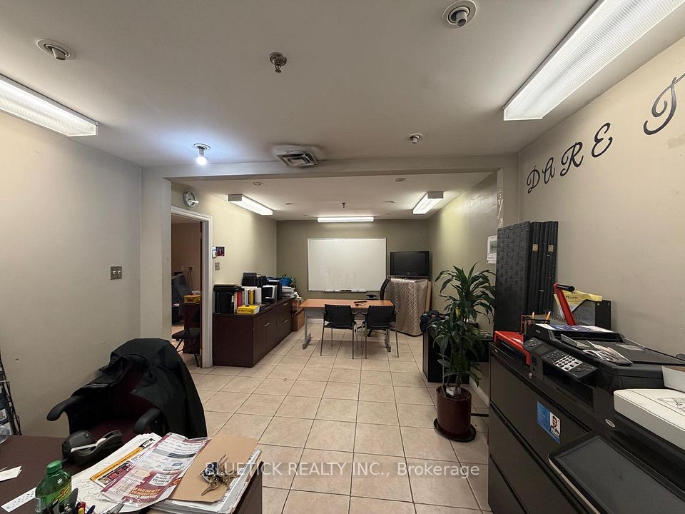 1275 Morningside Avenue E 13, Toronto E11, ON M1B 6A3