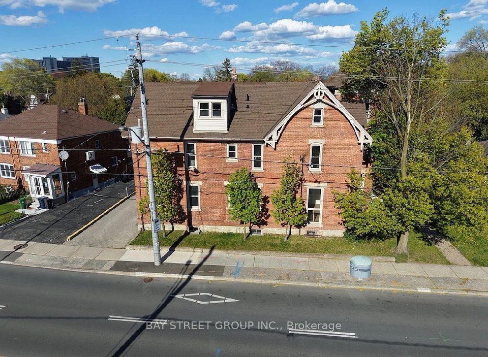 1311 Pape Avenue, Toronto E03, ON M4K 3W9