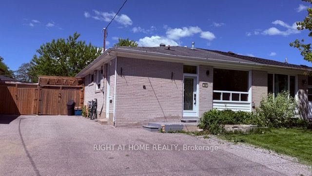 Semi-Detached  at 306 Rosedale Drive, Whitby, ON L1N 1Z3, Whitby