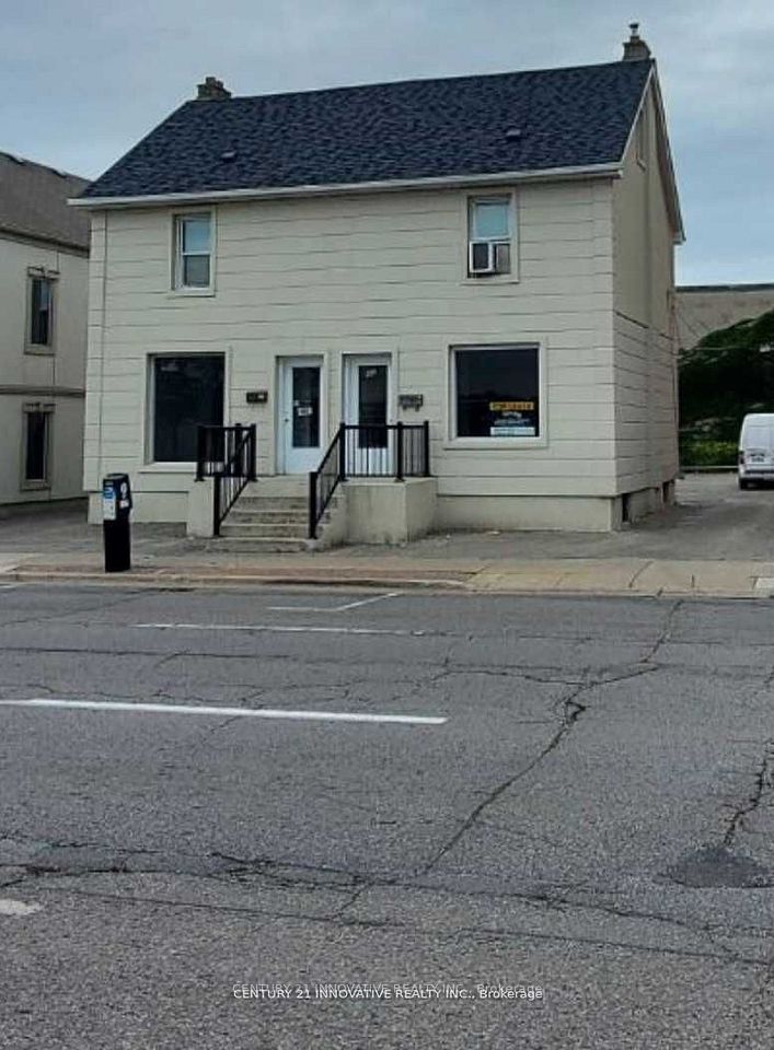 82 Centre Street N, Oshawa, ON L1G 4B6