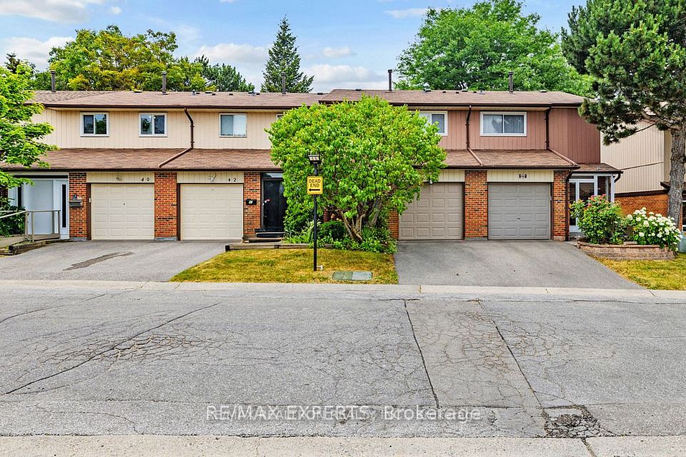 30 W Dundalk Drive 44, Toronto, ON M1P 2W5 at 30 W Dundalk Drive 44, Toronto, ON M1P 2W5, Toronto E04, ON, M1P 2W5