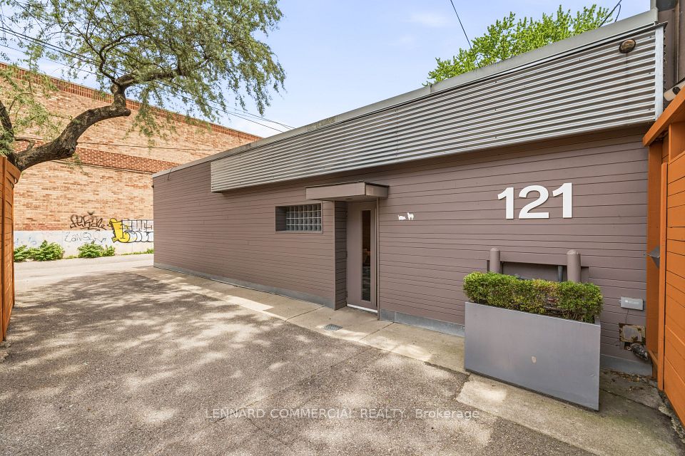 121 Logan Avenue, Toronto E01, ON M4M 2M9