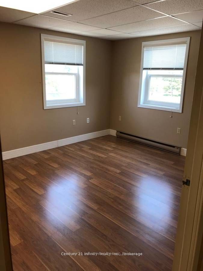 909 Simcoe Street N 204, Oshawa, ON L1G 4W1