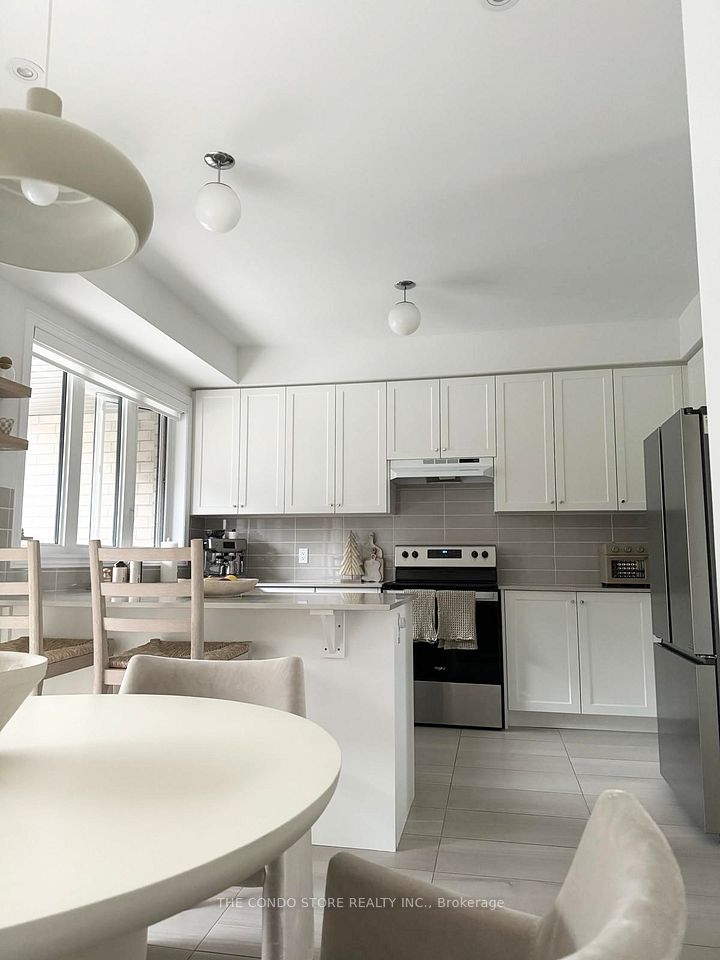 Att/Row/Townhouse at 40 Dockside Way, Whitby, ON L1N 0M6, Whitby