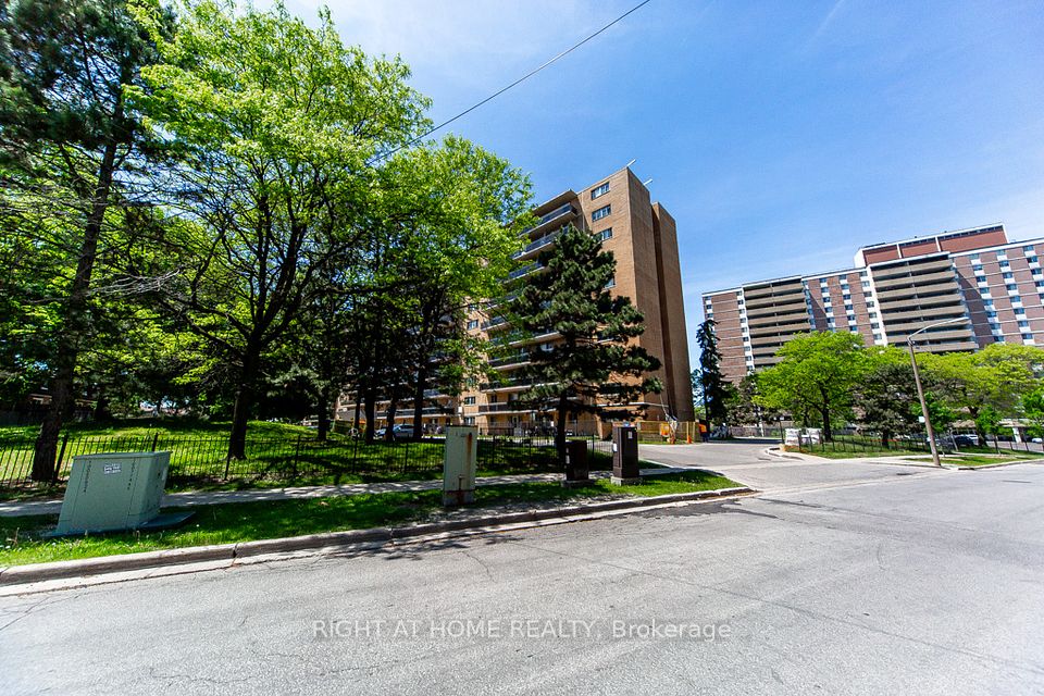 100 Dundalk Drive 315, Toronto, ON M1P 4V2 at 100 Dundalk Drive 315, Toronto, ON M1P 4V2, Toronto E04, ON, M1P 4V2