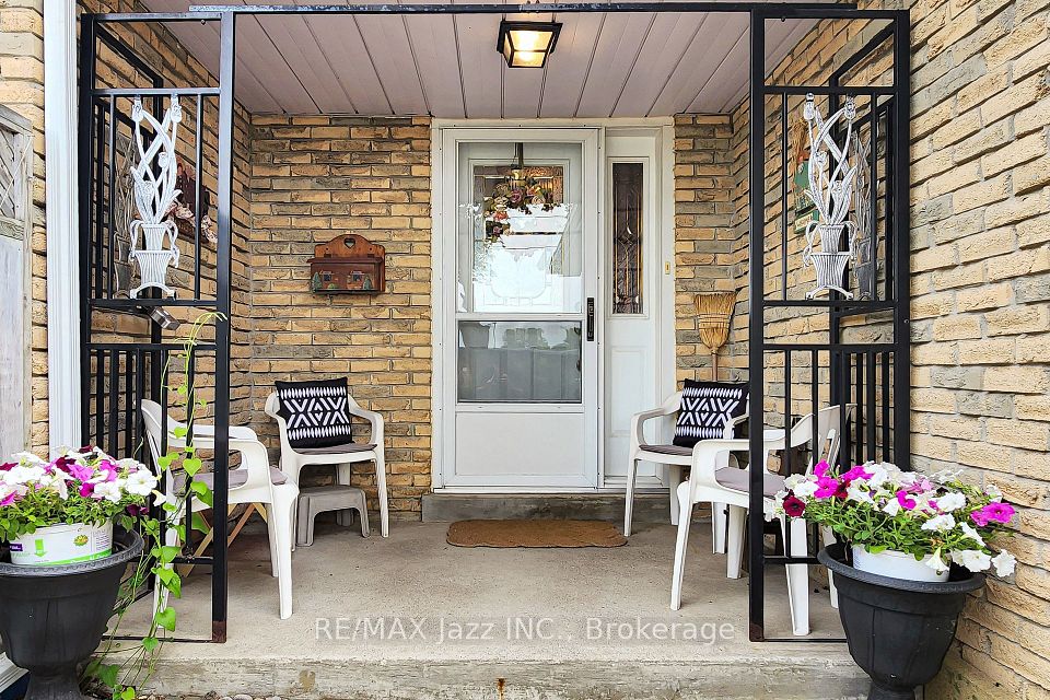 Semi-Detached  at 115 Glovers Road, Oshawa, ON L1G 3Y1, Oshawa