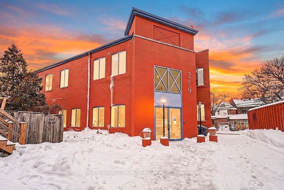 259 Danforth Avenue Office D, Toronto E01, ON M4K 2X4