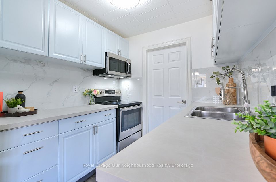 Condo Apartment at 540 Mary Street E 2, Whitby, ON L1N 2R1, Whitby