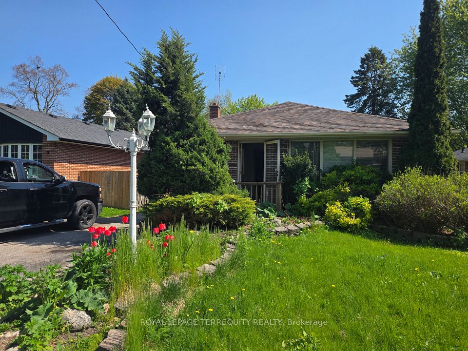 Detached at 319 Hillcroft Street Lower, Oshawa, ON L1G 2M1, Oshawa