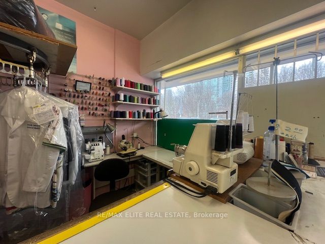 1581 Ellesmere Road, Toronto E09, ON M1P 2Y3
