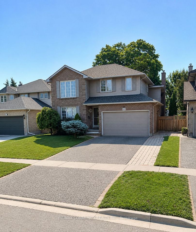 Detached at 833 Sundance Circle, Oshawa, ON L1J 8B4, Oshawa