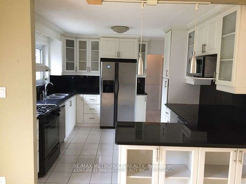 Detached at 853 Douglas Avenue, Pickering, ON L1W 1N5, Pickering