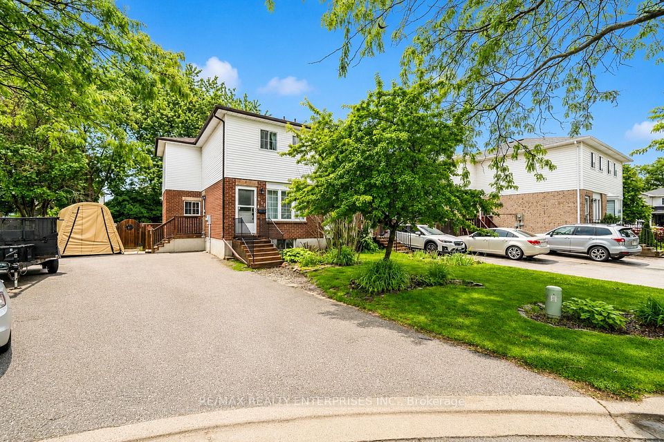 Semi-Detached  at 818 Buttonbush Court, Oshawa, ON L1K 2H9, Oshawa