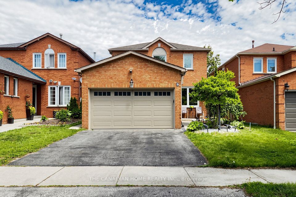 Detached at 5 Woodstone Place, Whitby, ON L1R 1S7, Whitby
