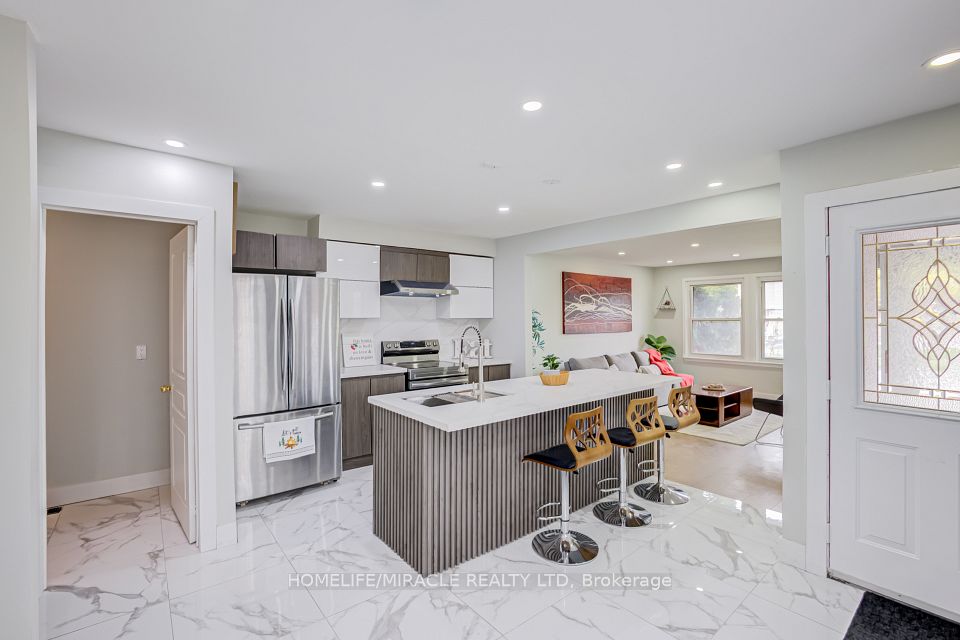 Semi-Detached  at 122 Ormond Drive, Oshawa, ON L1G 6T4, Oshawa