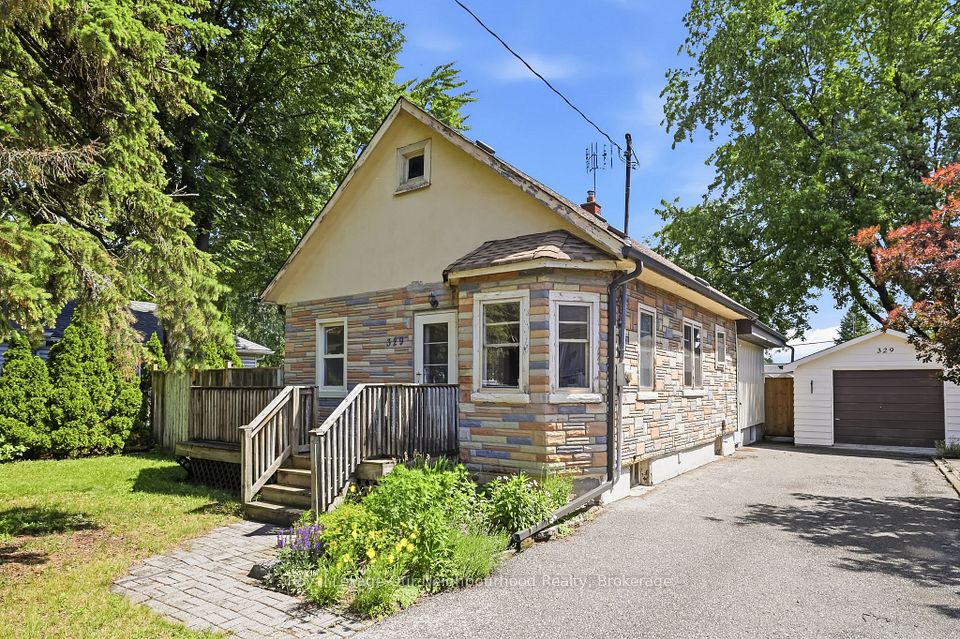 Detached at 329 Perry Street, Whitby, ON L1N 4C2, Whitby