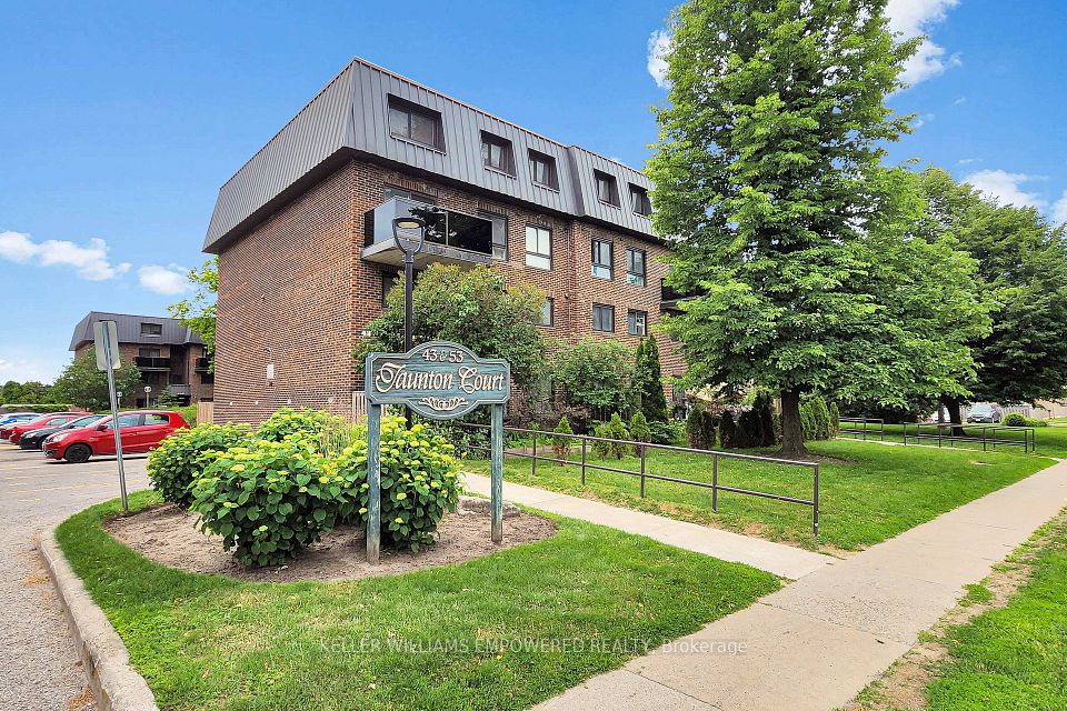 Condo Townhouse at 43 Taunton Road E 36, Oshawa, ON L1G 3T6, Oshawa