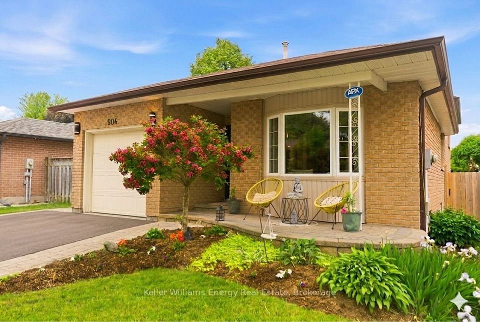 Detached at 904 Southgate Drive, Oshawa, ON L1H 7Z9, Oshawa