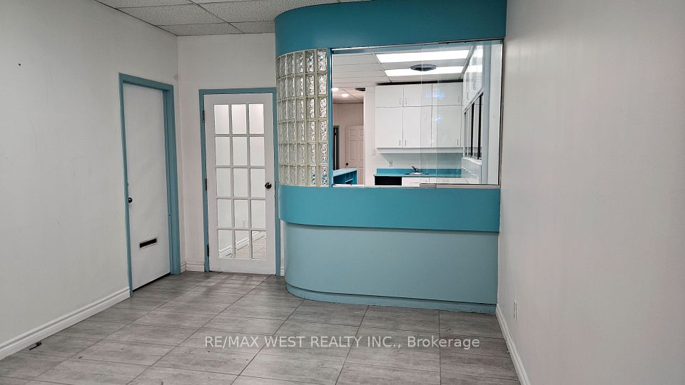 174 Harwood Avenue 101, Ajax, ON L1S 2H1