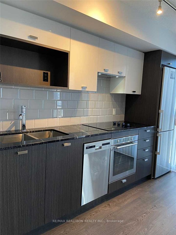 Condo Apartment at 275 Village Green Square 817, Toronto E07, ON M1S 0L8, Toronto E07