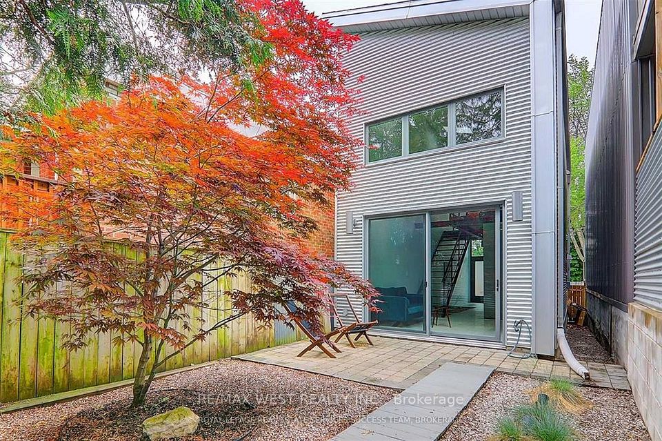 Detached at 781 Craven Road, Toronto, ON M4L 2Z7, Toronto E01