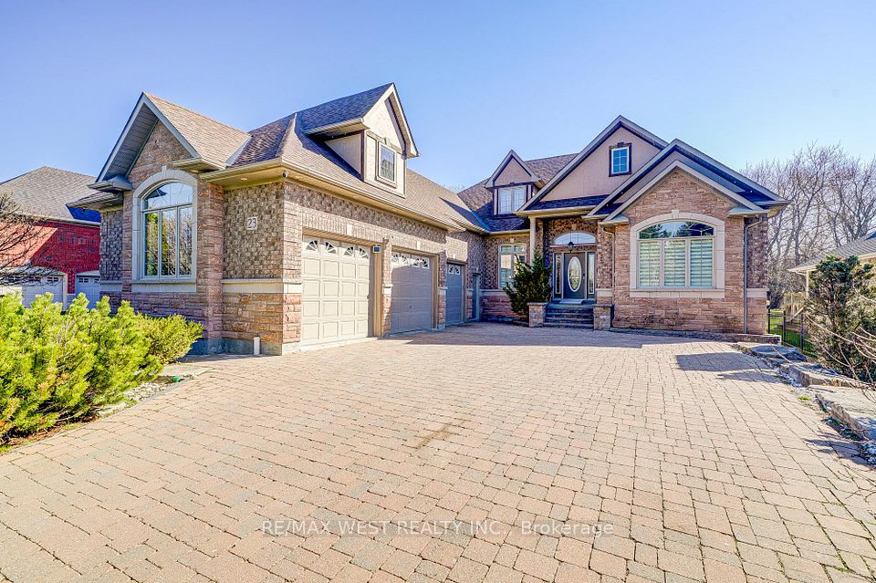 Detached at 23 Hanover Court, Whitby, ON L1N 7J1, Whitby