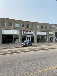 2500 Lawrence Avenue 14, Toronto, ON M1P 2R7