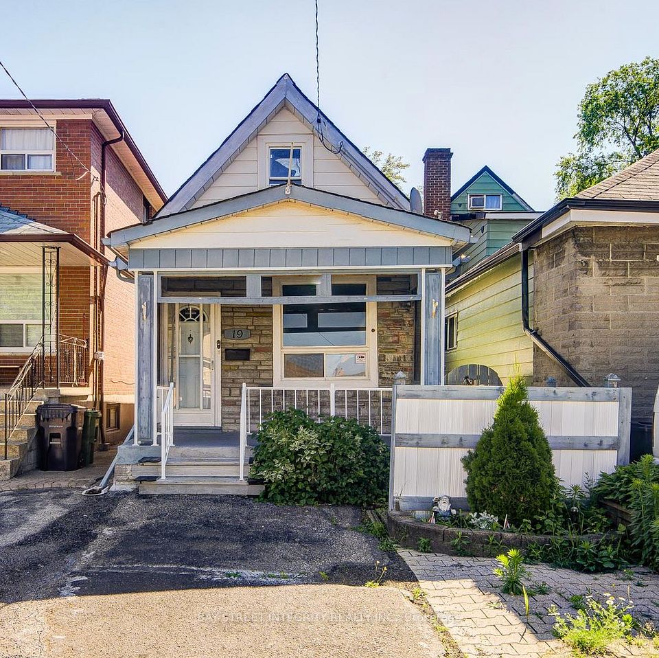 19 Robinson Avenue, Toronto, ON M1L 3S8 at 19 Robinson Avenue, Toronto, ON M1L 3S8, Toronto E06, ON, M1L 3S8