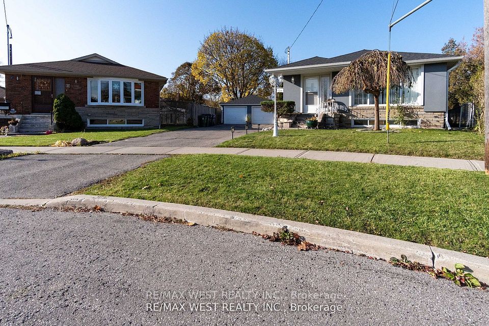 10 Pastrano Court, Toronto, ON M1M 1X1 at 10 Pastrano Court, Toronto, ON M1M 1X1, Toronto E08, ON, M1M 1X1