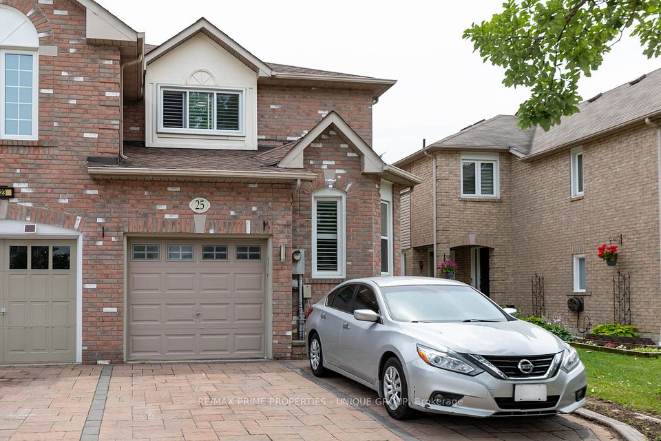 Att/Row/Townhouse at 25 Pine Gate Place, Whitby, ON L1R 2M5, Whitby