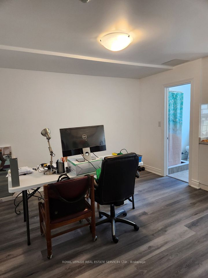 2820 Danforth Avenue 210, Toronto, ON M4C 1M1